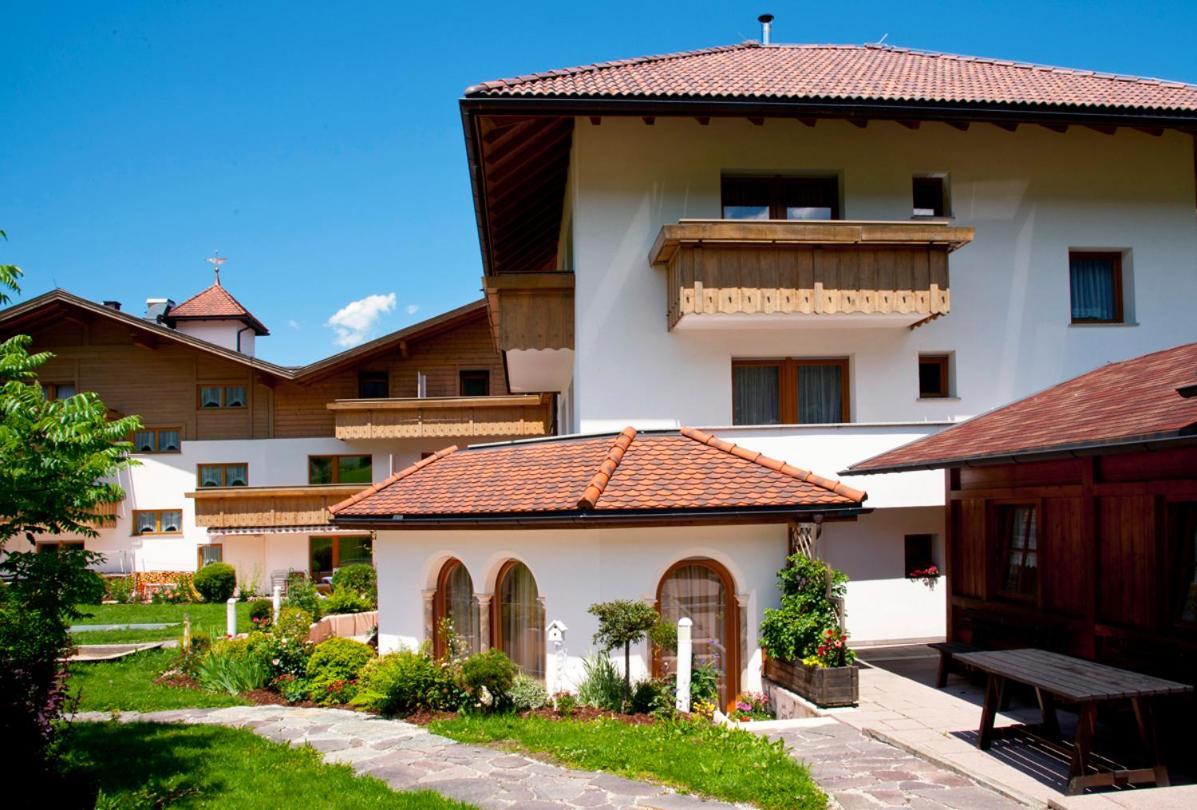 Hotel Tannenhof Brunico Eksteriør bilde